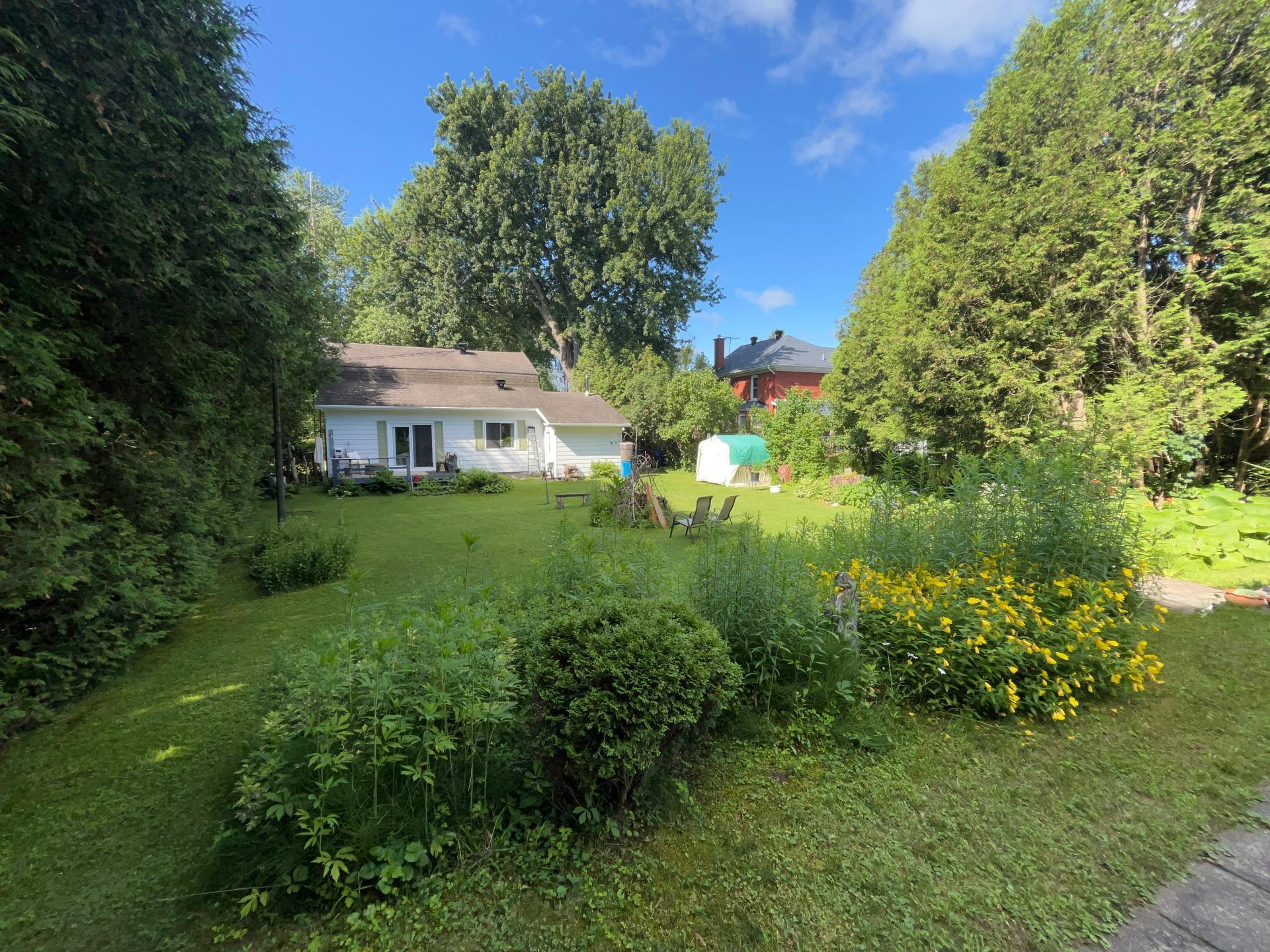 









622


Route des Outaouais

,
Brownsburg-Chatham,




QC
J8G2H5

