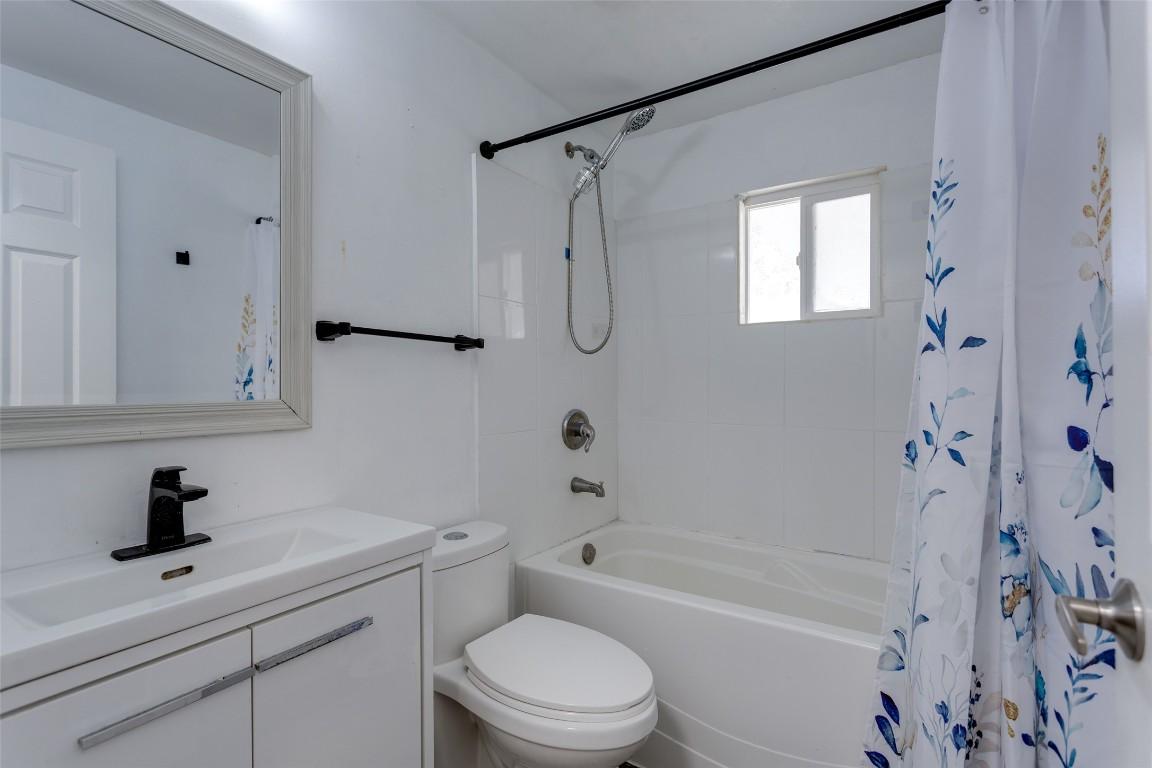 









720


Commonwealth

Road, 62,
Lake Country,




BC
V4V 1R6

