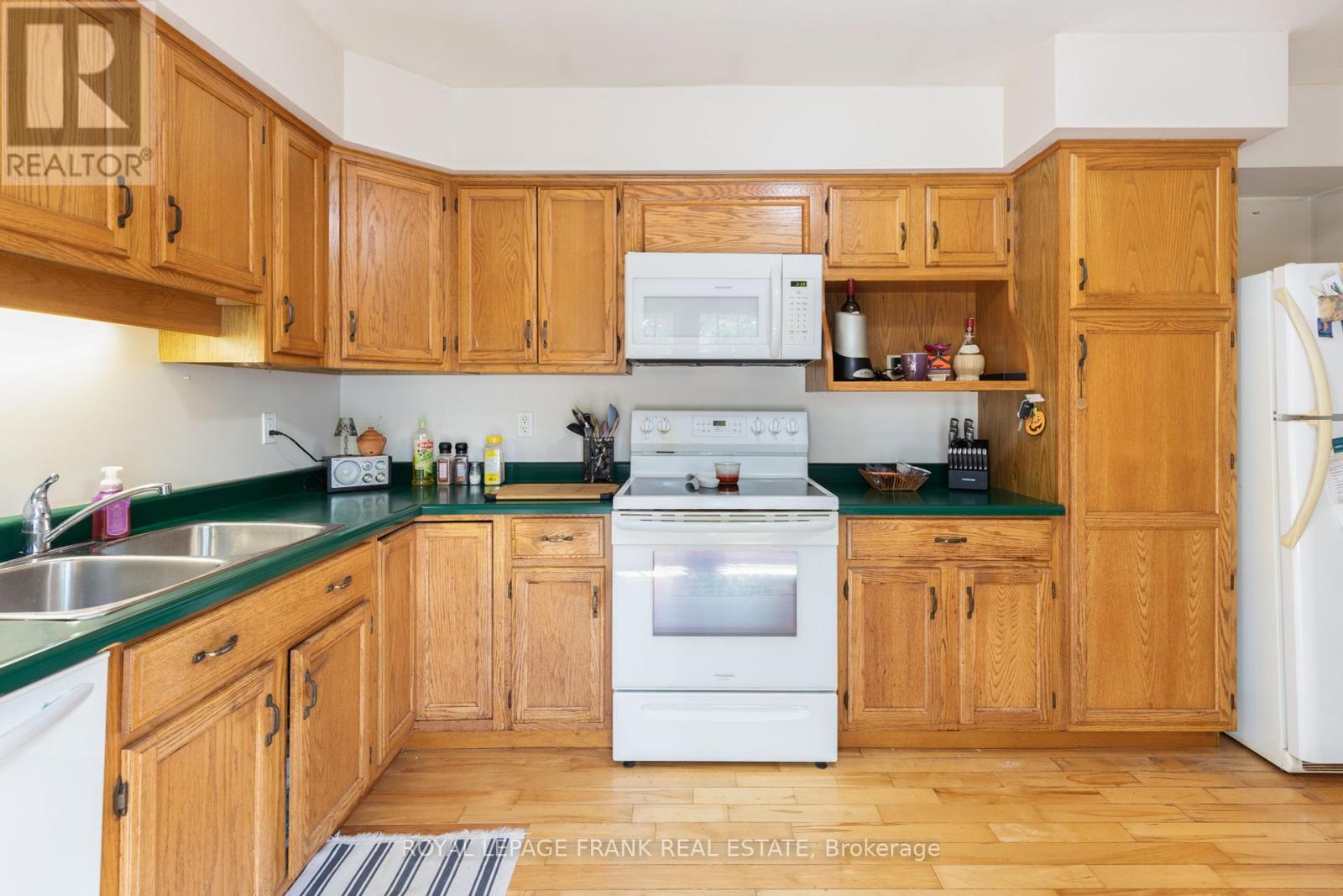 












2558 FOXMEADOW ROAD

,
Peterborough East (South),




Ontario
K9L1X2

