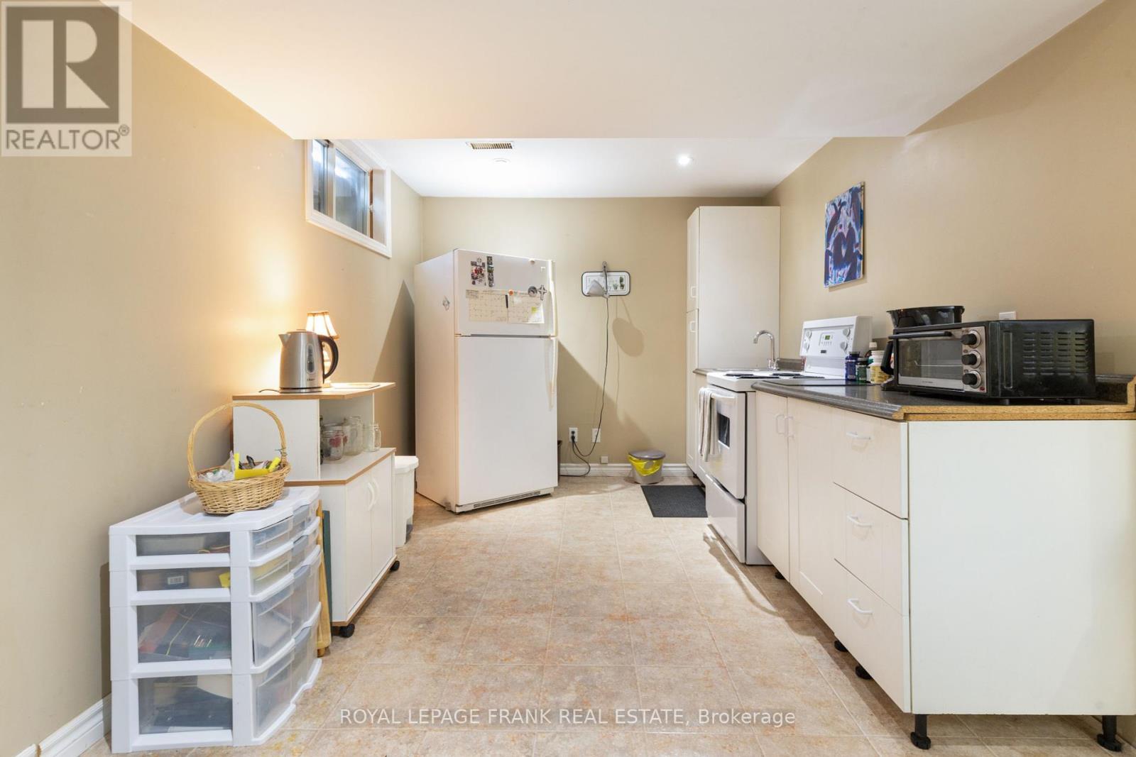 












2558 FOXMEADOW ROAD

,
Peterborough East (South),




Ontario
K9L1X2

