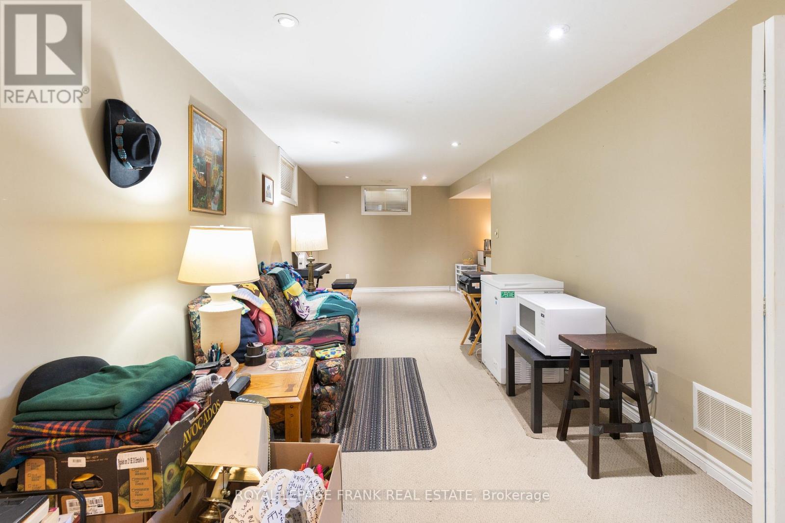 












2558 FOXMEADOW ROAD

,
Peterborough East (South),




Ontario
K9L1X2

