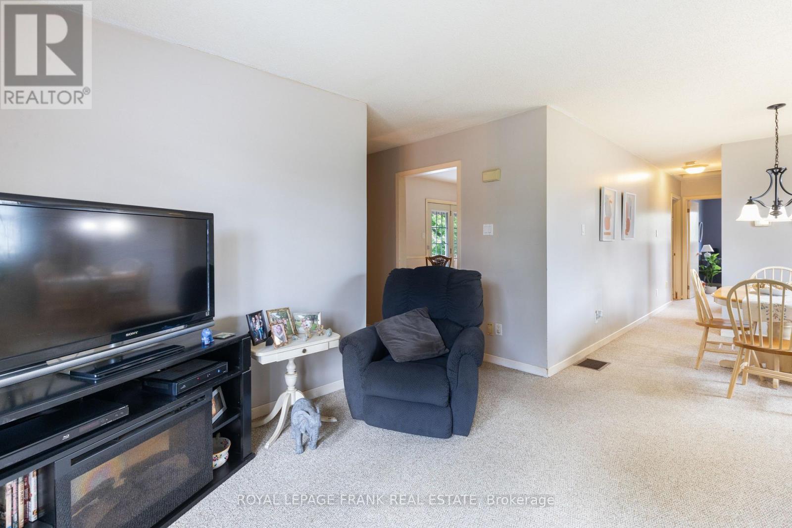 












2558 FOXMEADOW ROAD

,
Peterborough East (South),




Ontario
K9L1X2

