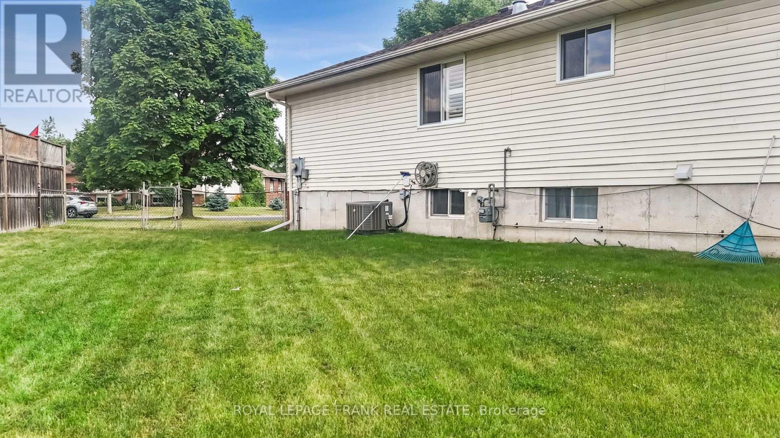 












2558 FOXMEADOW ROAD

,
Peterborough East (South),




Ontario
K9L1X2

