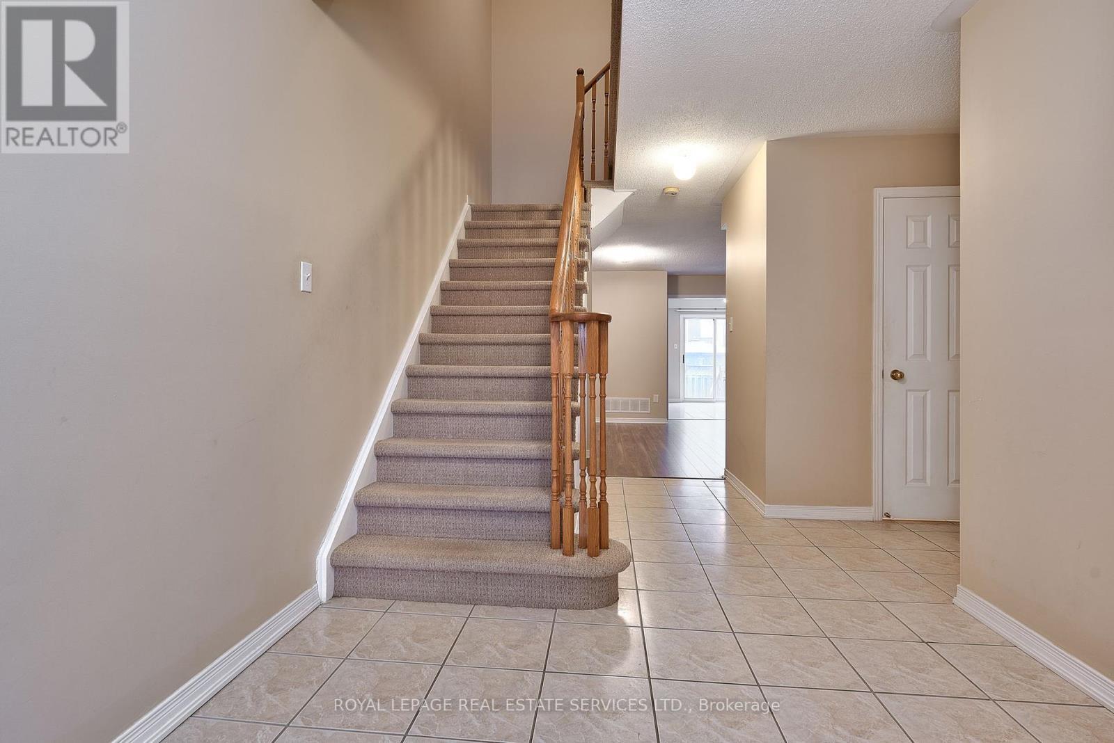 












1765 COBRA CRESCENT

,
Burlington,




Ontario
L7L7L6

