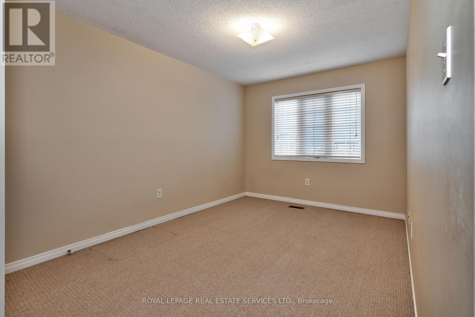 












1765 COBRA CRESCENT

,
Burlington,




Ontario
L7L7L6

