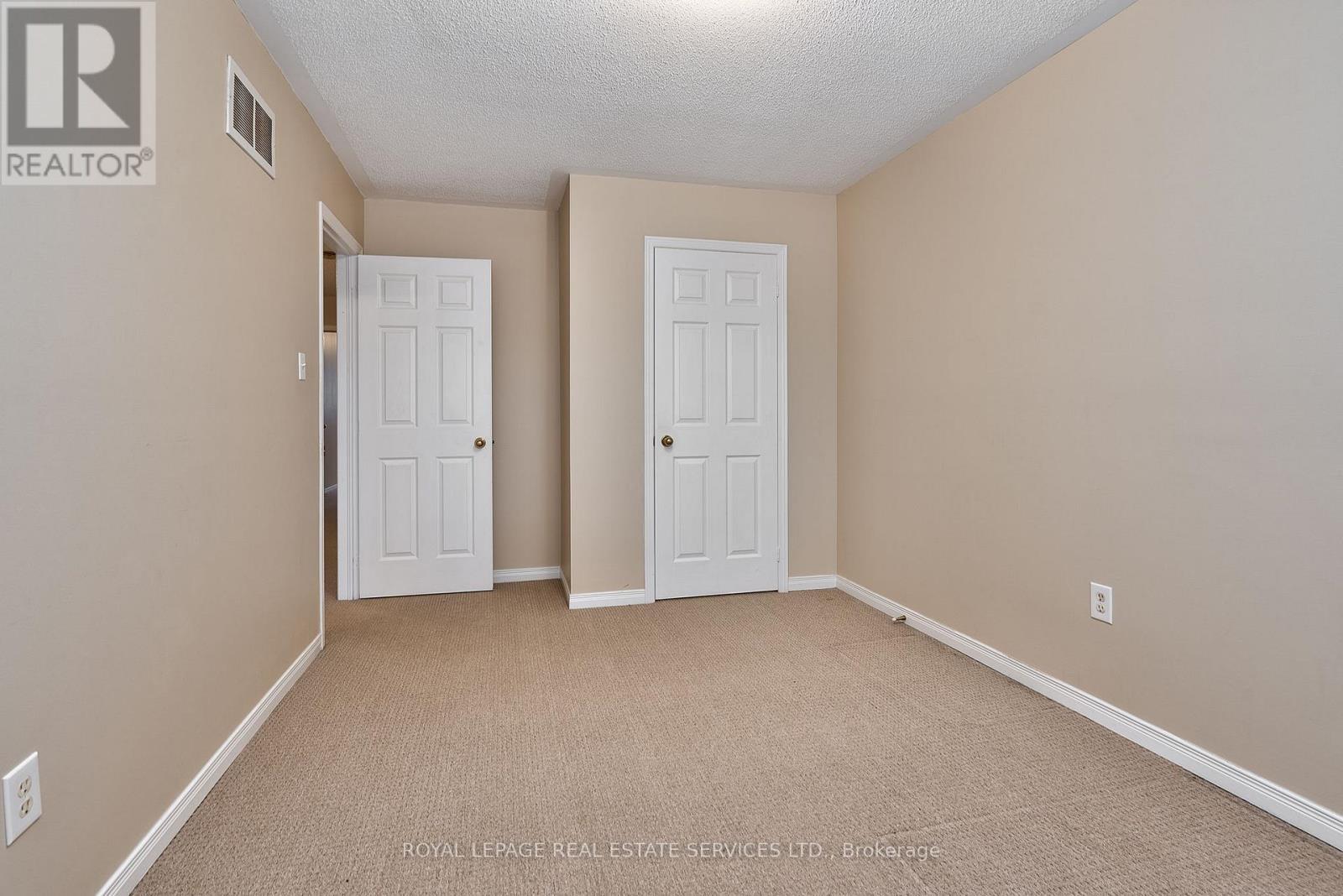 












1765 COBRA CRESCENT

,
Burlington,




Ontario
L7L7L6

