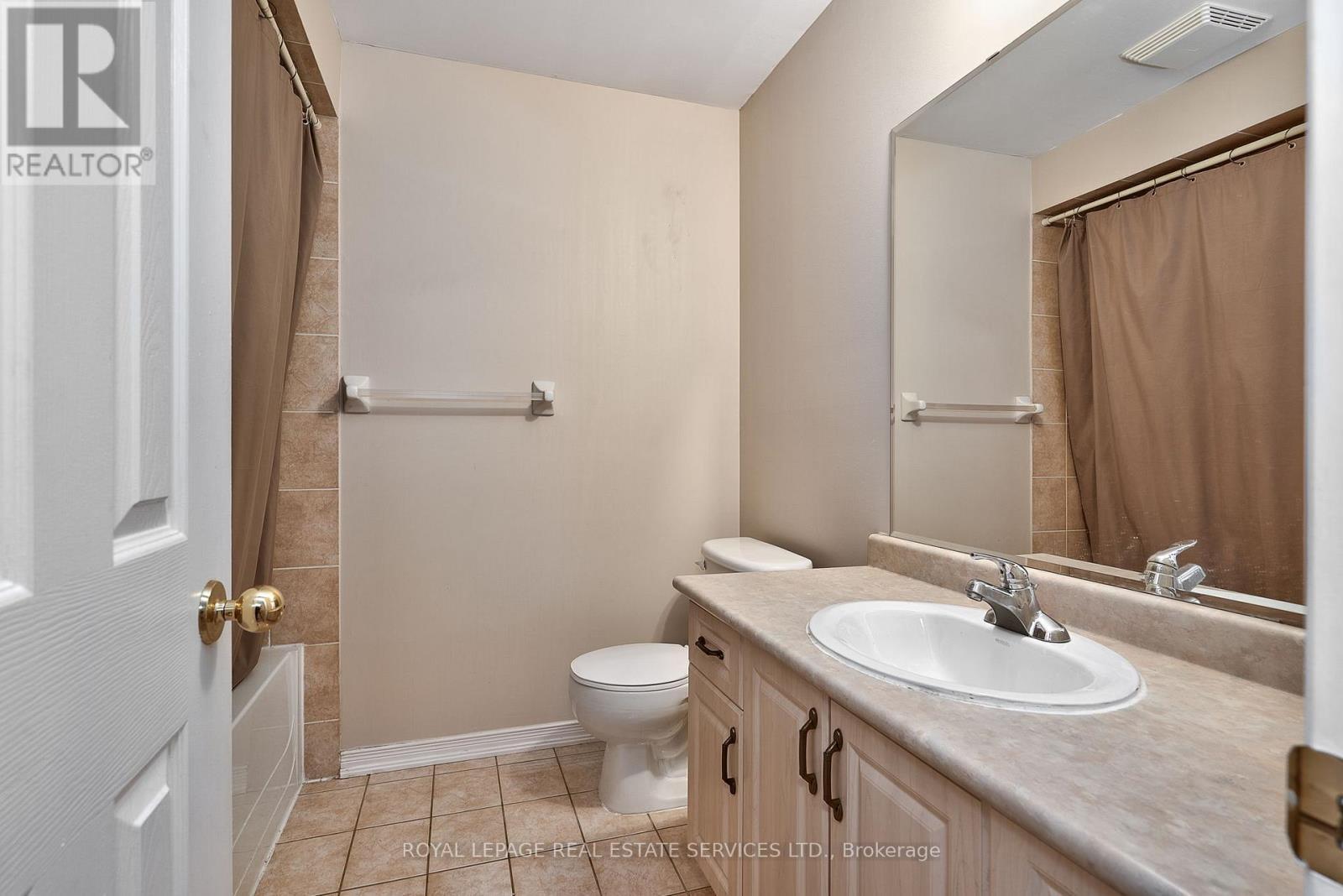 












1765 COBRA CRESCENT

,
Burlington,




Ontario
L7L7L6

