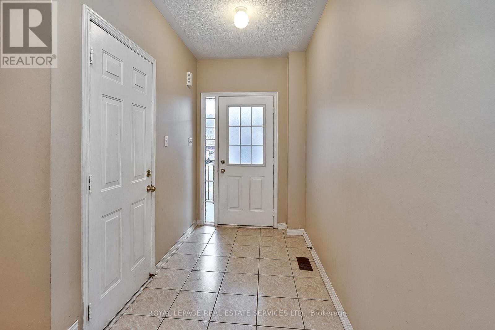 












1765 COBRA CRESCENT

,
Burlington,




Ontario
L7L7L6


