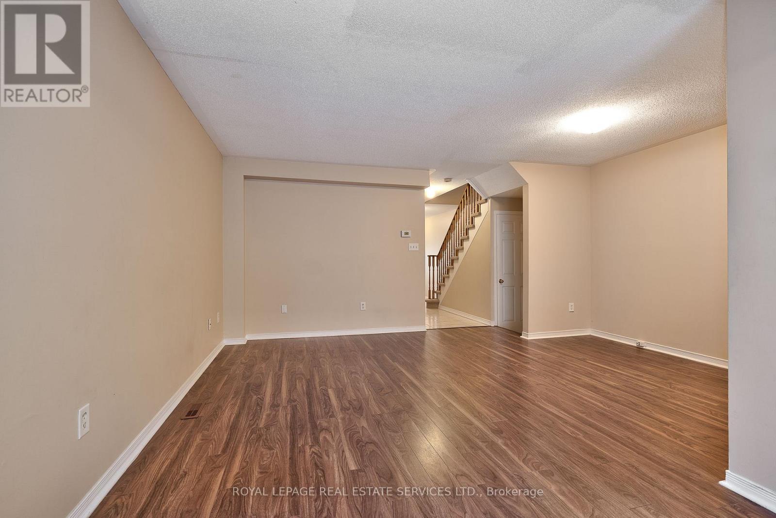 












1765 COBRA CRESCENT

,
Burlington,




Ontario
L7L7L6

