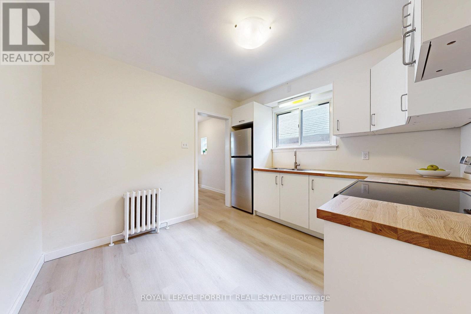 












126 A SIXTEENTH STREET

,
Toronto,




Ontario
M8V3K1

