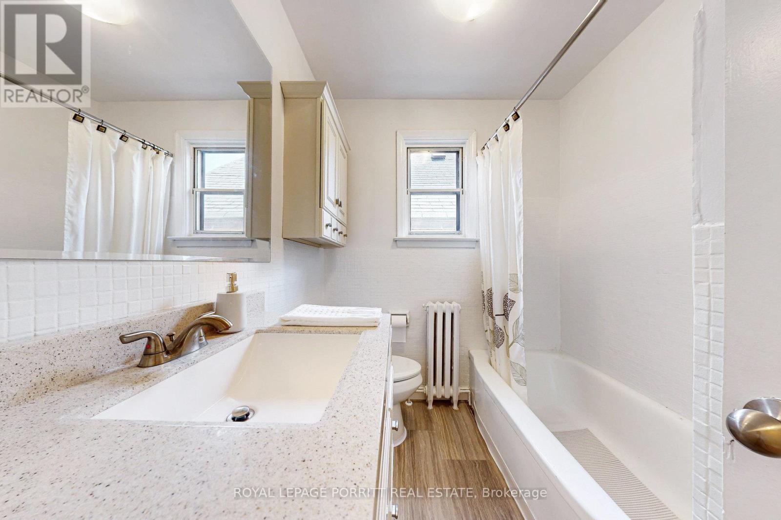 












126 A SIXTEENTH STREET

,
Toronto,




Ontario
M8V3K1

