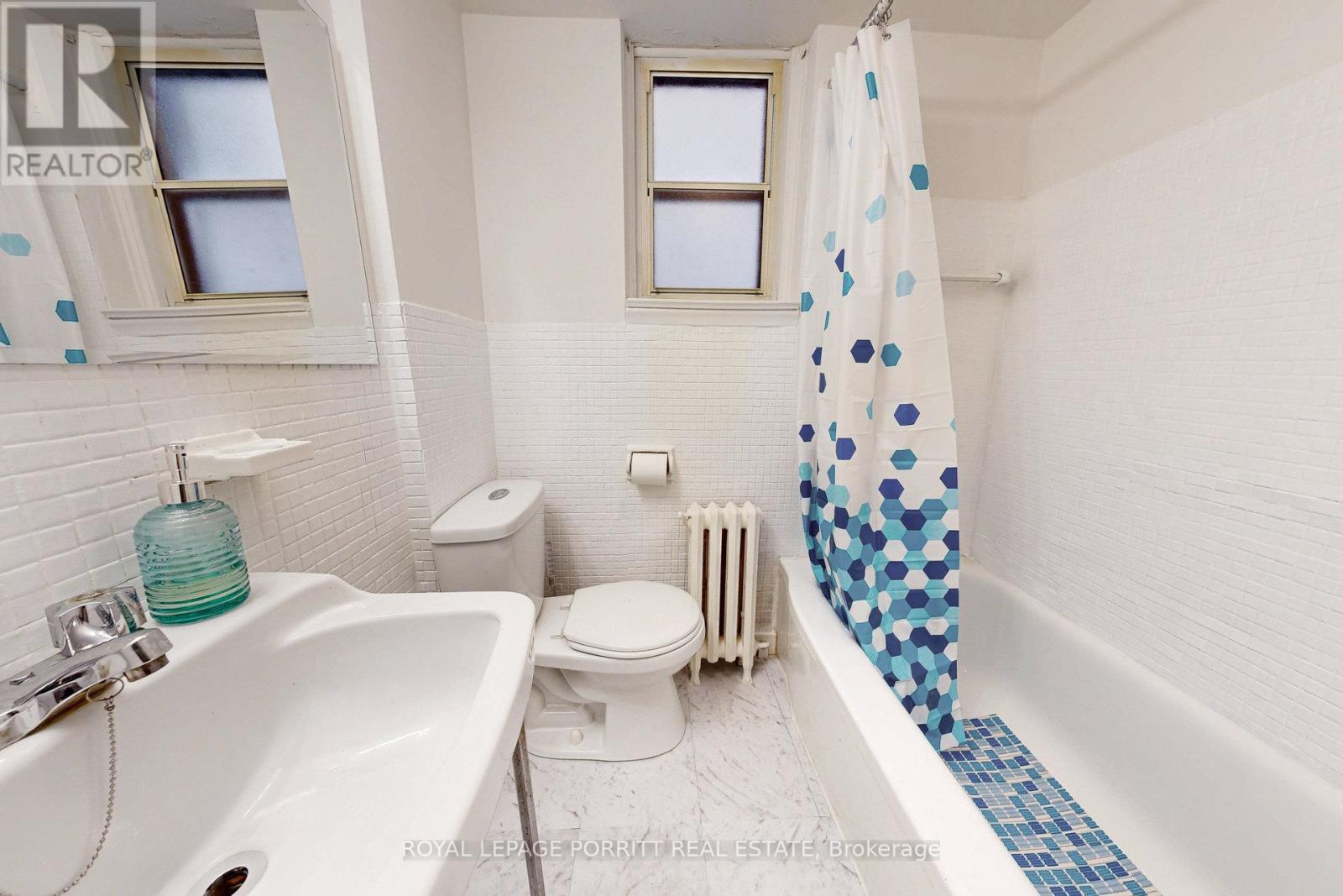 












126 A SIXTEENTH STREET

,
Toronto,




Ontario
M8V3K1

