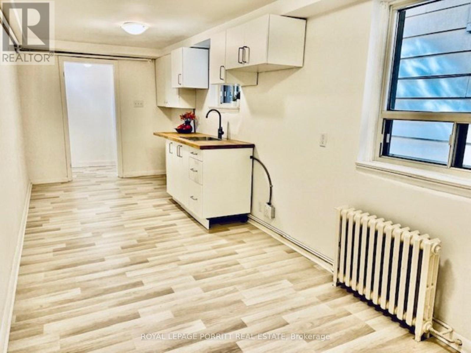 












126 A SIXTEENTH STREET

,
Toronto,




Ontario
M8V3K1

