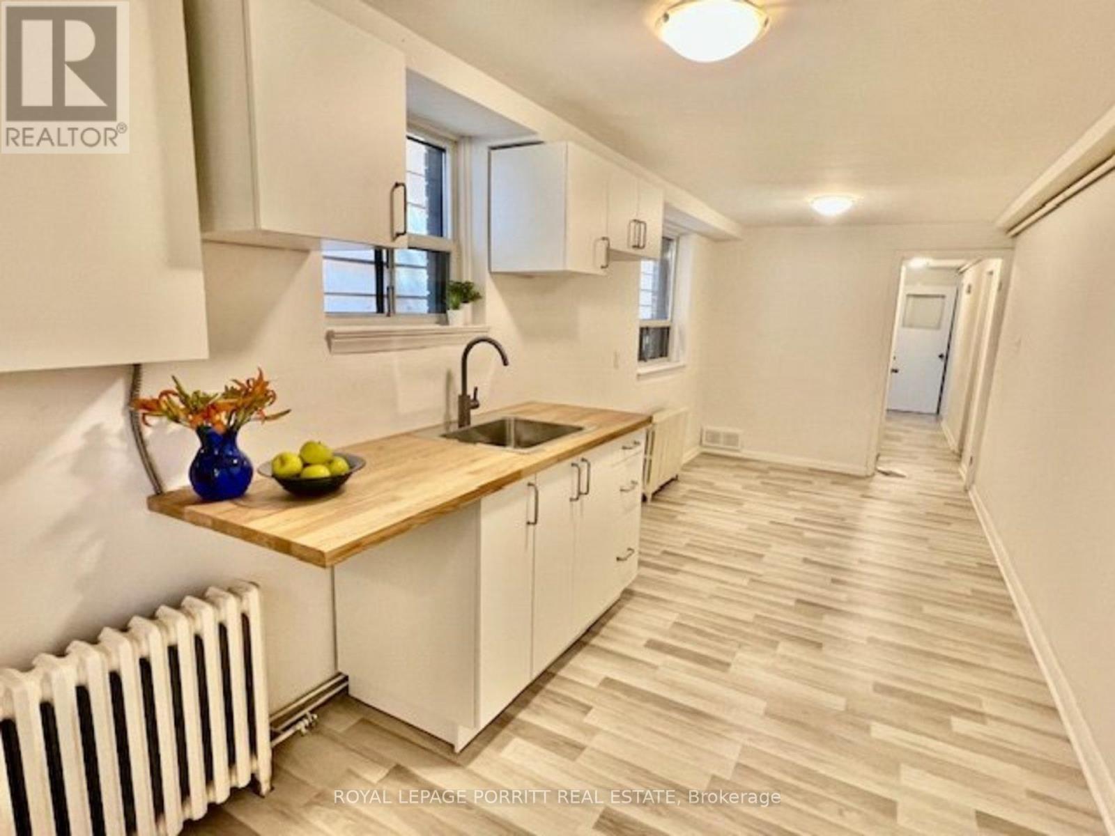 












126 A SIXTEENTH STREET

,
Toronto,




Ontario
M8V3K1

