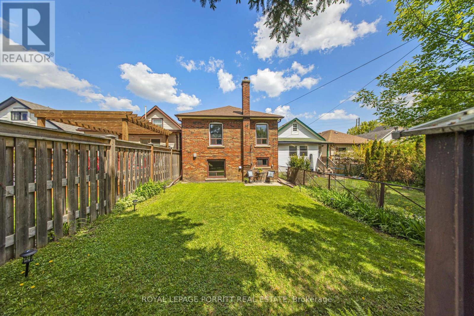 












126 A SIXTEENTH STREET

,
Toronto,




Ontario
M8V3K1

