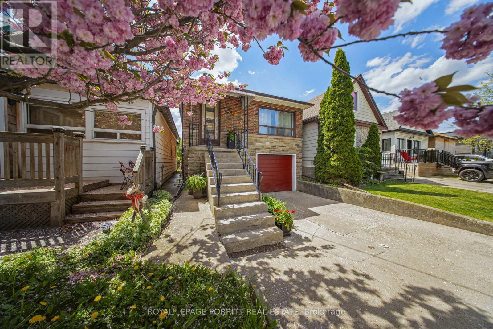 












126 A SIXTEENTH STREET

,
Toronto,




Ontario
M8V3K1

