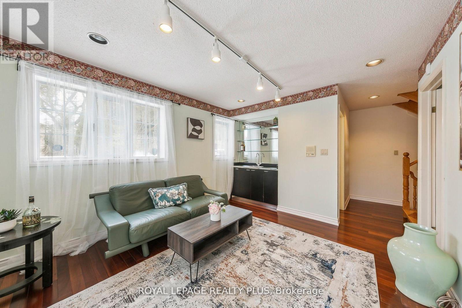 












4143 TAPESTRY TRAIL

,
Mississauga,




Ontario
L4W4E4

