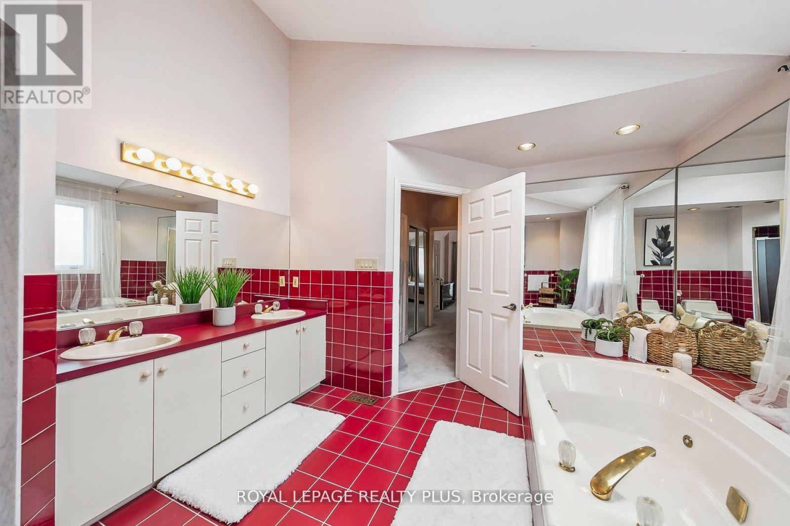 












4143 TAPESTRY TRAIL

,
Mississauga,




Ontario
L4W4E4

