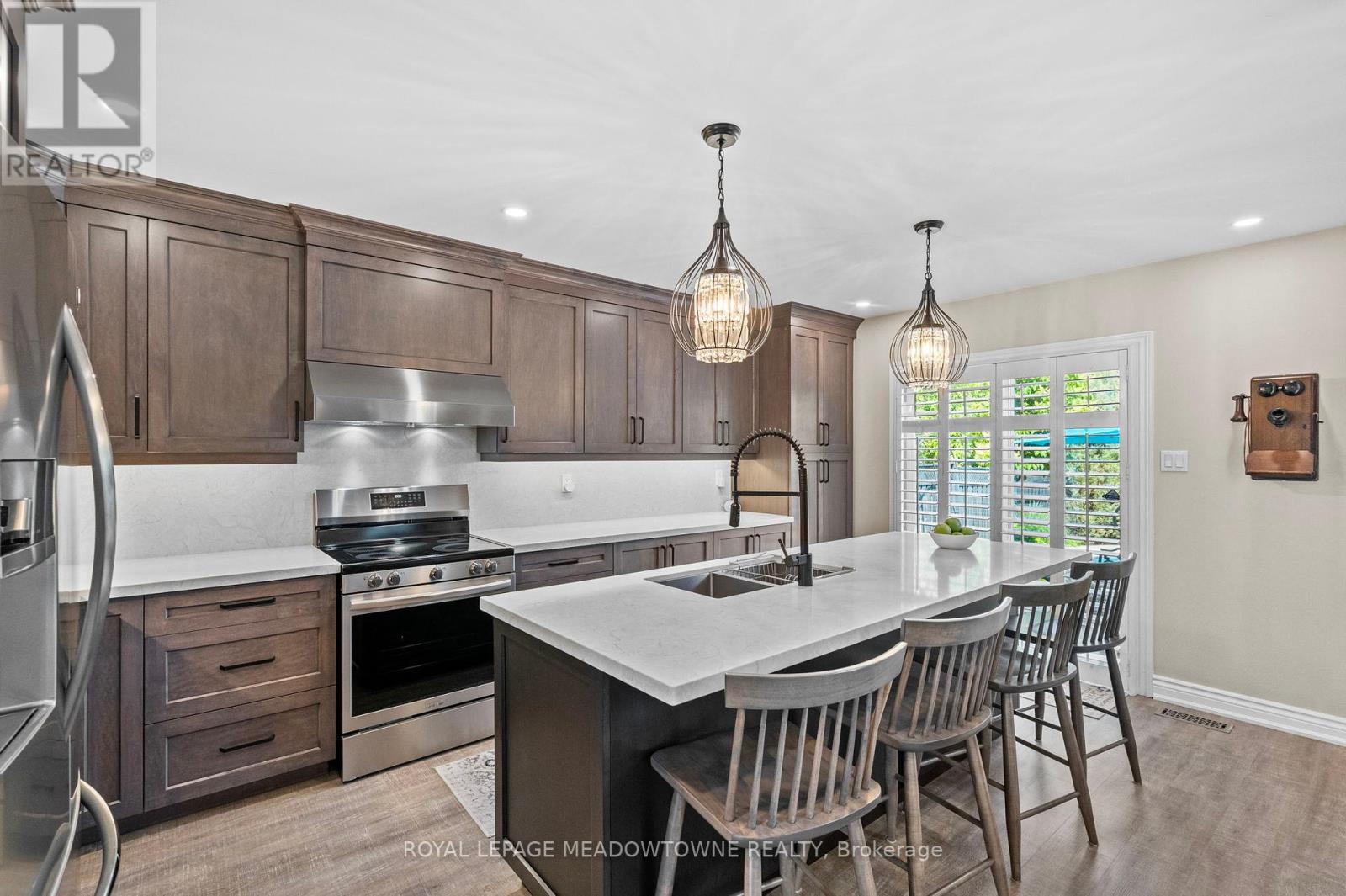 












1127 DEACON DRIVE

,
Milton,




Ontario
L9T5T1

