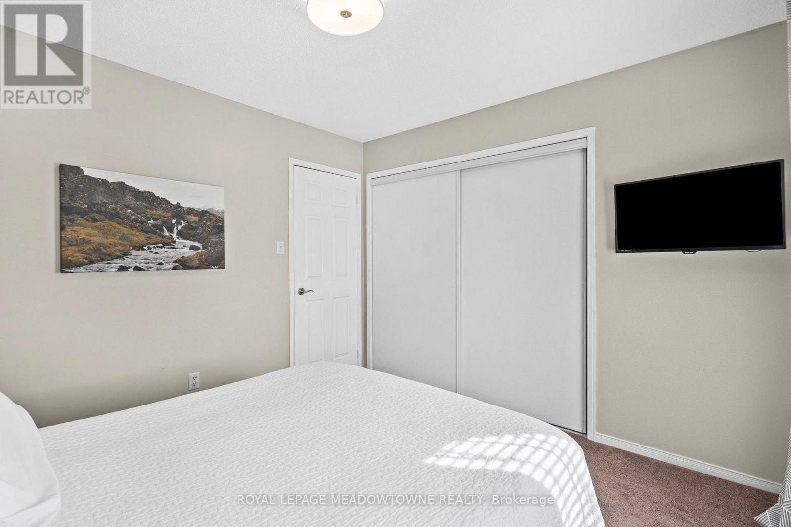 












1127 DEACON DRIVE

,
Milton,




Ontario
L9T5T1

