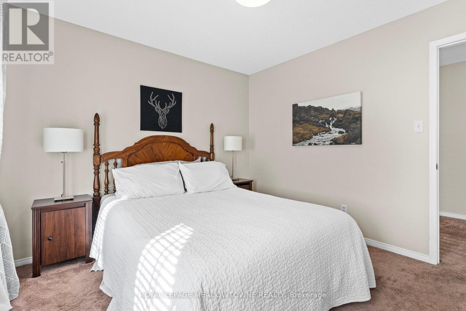 












1127 DEACON DRIVE

,
Milton,




Ontario
L9T5T1

