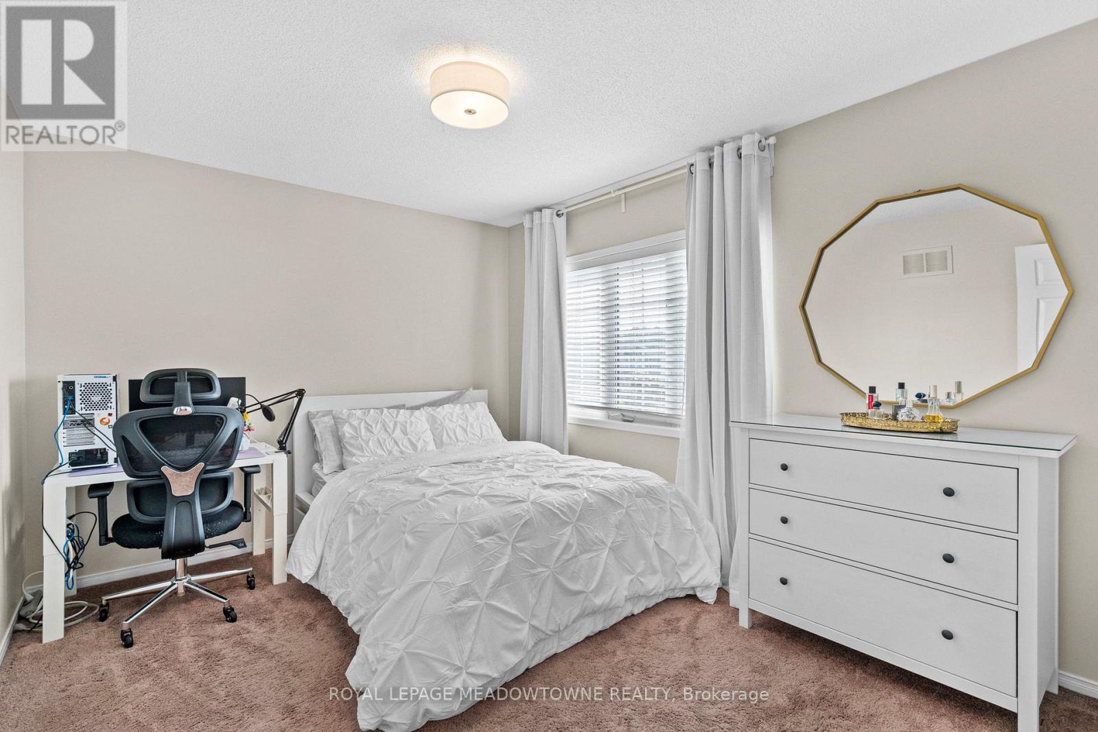 












1127 DEACON DRIVE

,
Milton,




Ontario
L9T5T1

