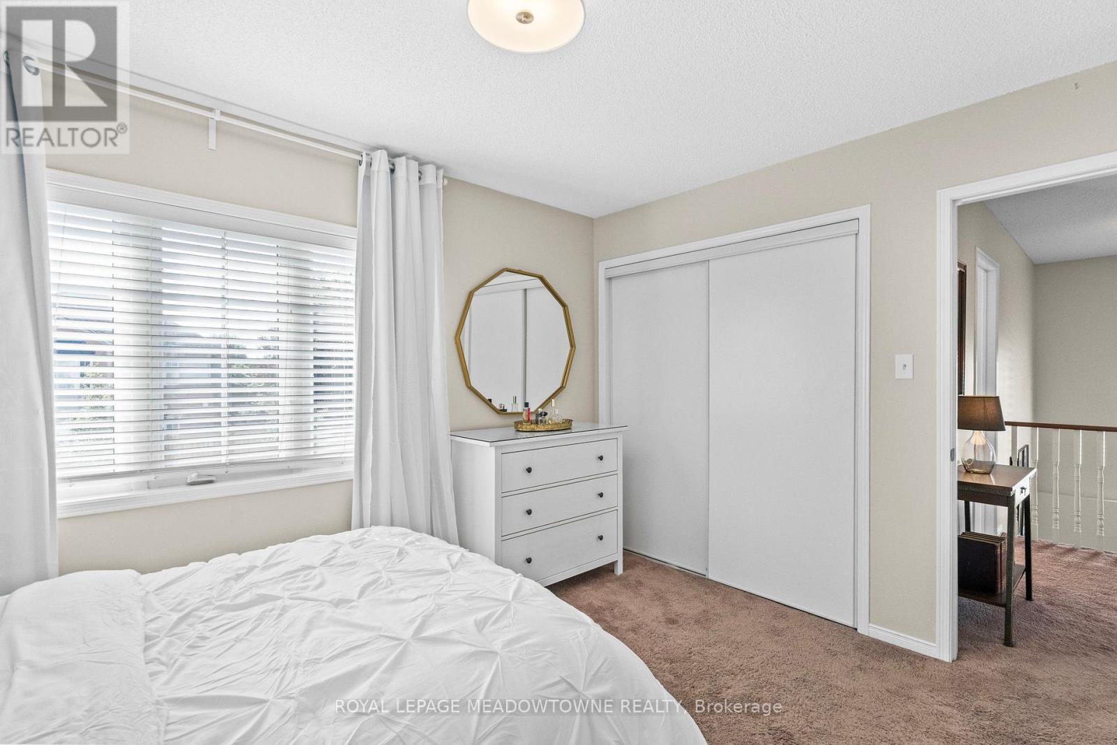 












1127 DEACON DRIVE

,
Milton,




Ontario
L9T5T1

