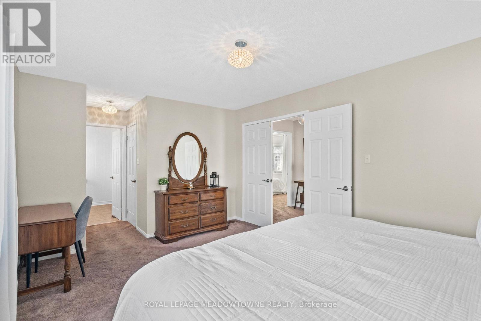 












1127 DEACON DRIVE

,
Milton,




Ontario
L9T5T1

