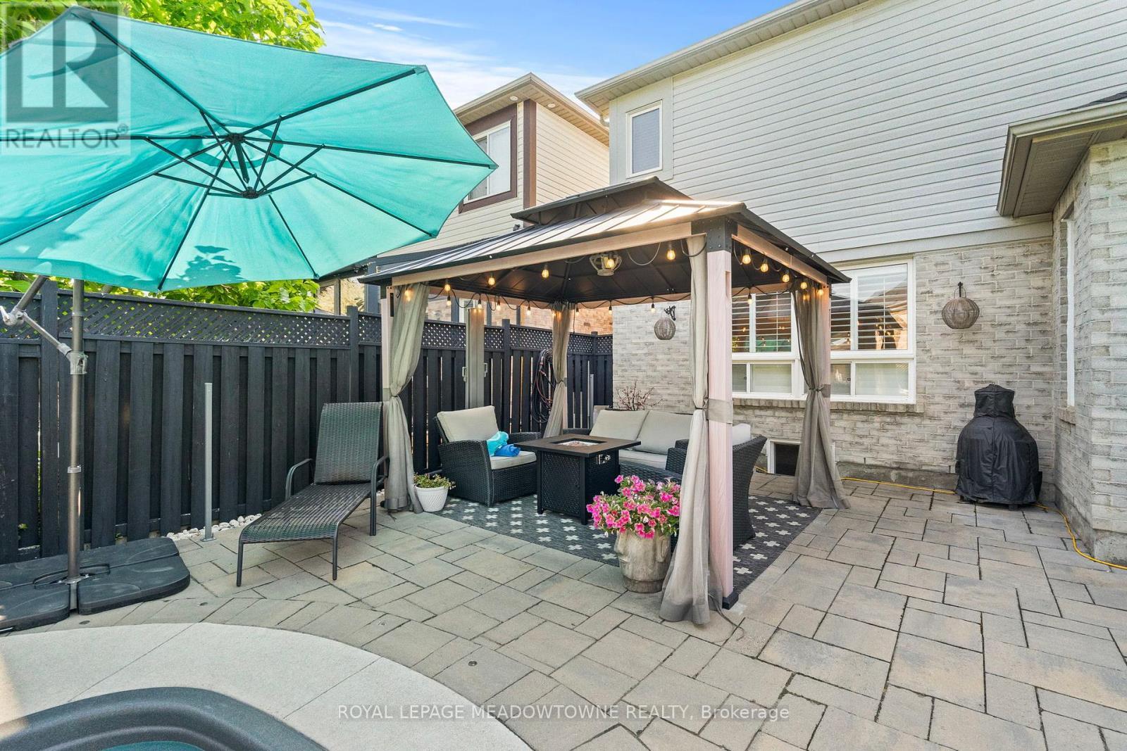 












1127 DEACON DRIVE

,
Milton,




Ontario
L9T5T1

