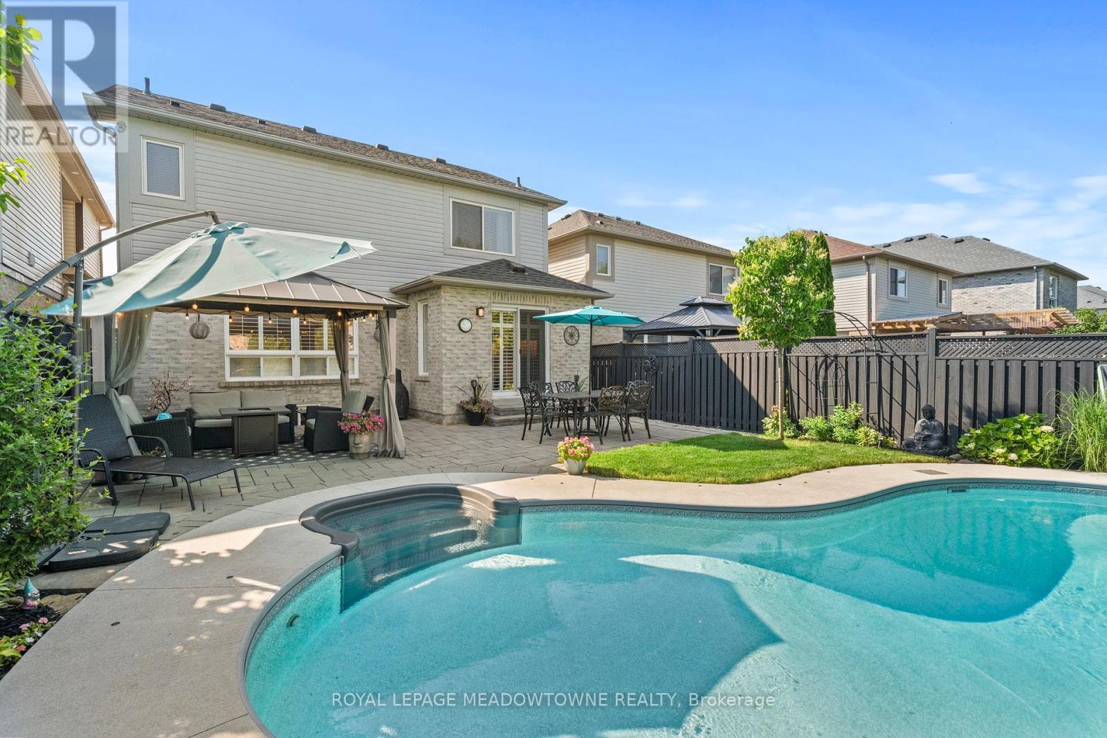 












1127 DEACON DRIVE

,
Milton,




Ontario
L9T5T1

