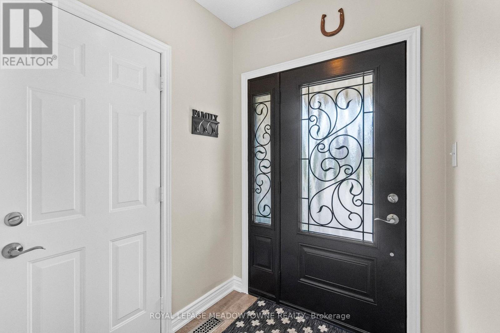












1127 DEACON DRIVE

,
Milton,




Ontario
L9T5T1


