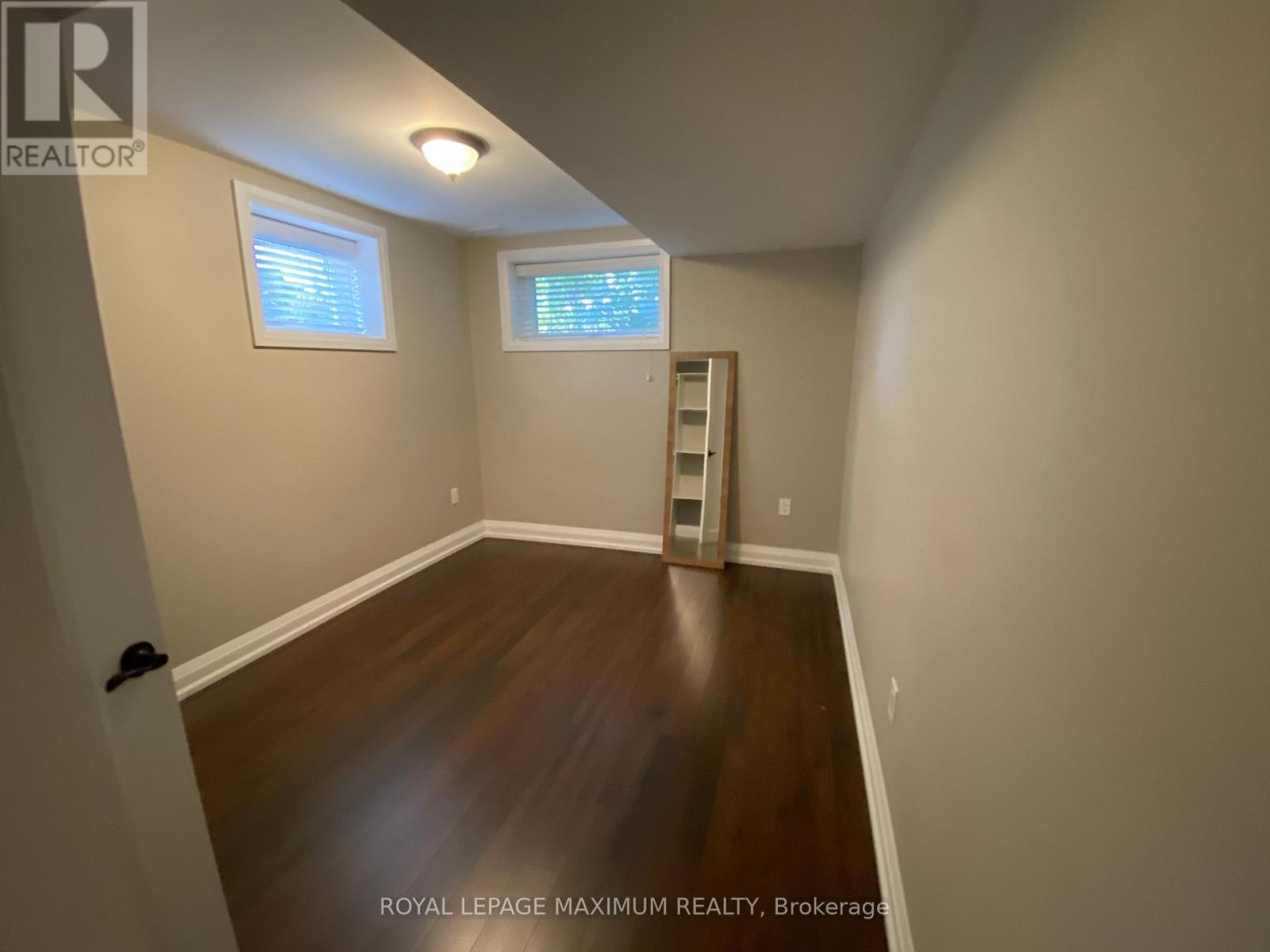 












BASEMENT - 84 ENFIELD AVENUE

,
Toronto,




Ontario
M8W1T9

