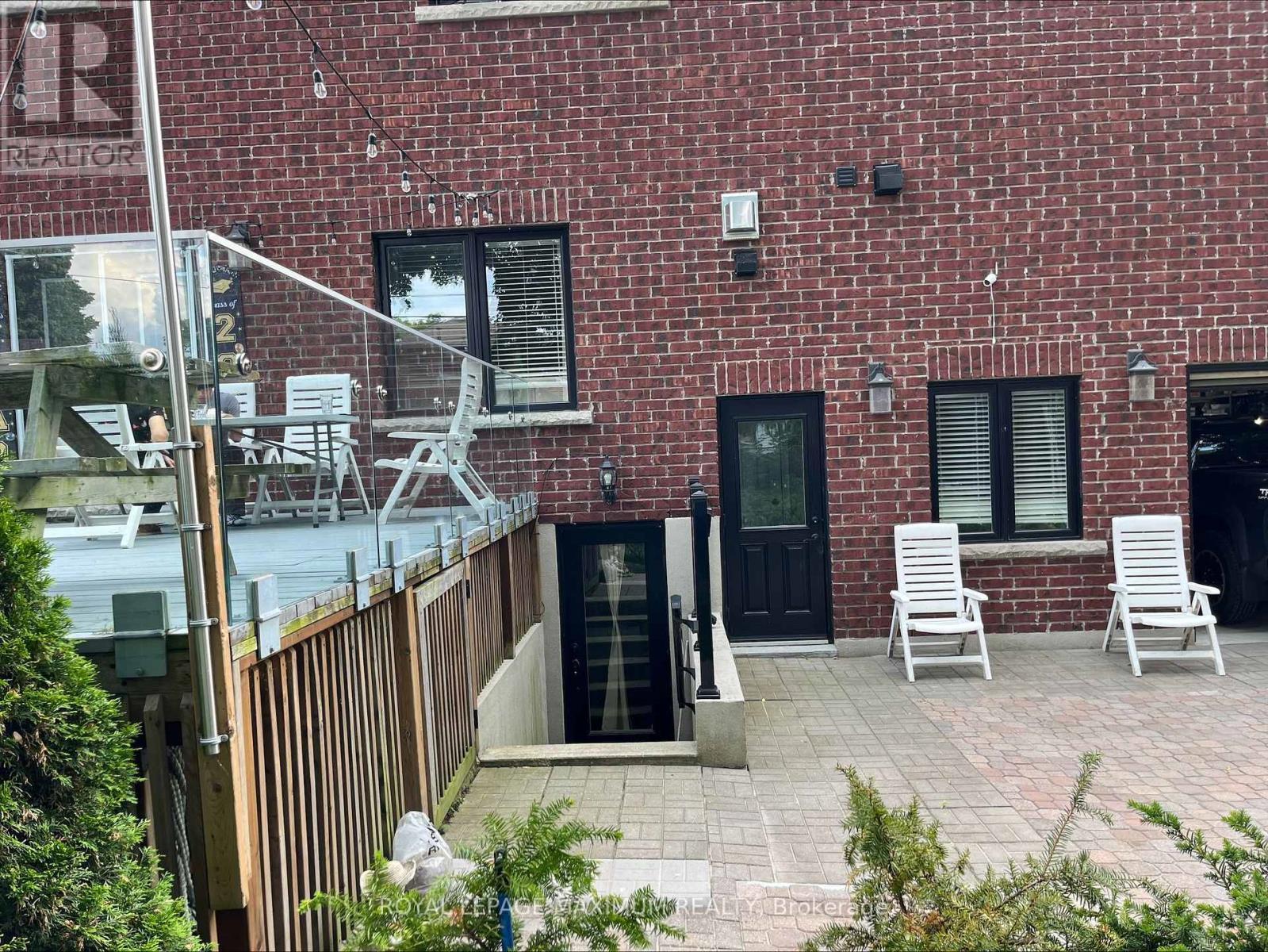 












BASEMENT - 84 ENFIELD AVENUE

,
Toronto,




Ontario
M8W1T9

