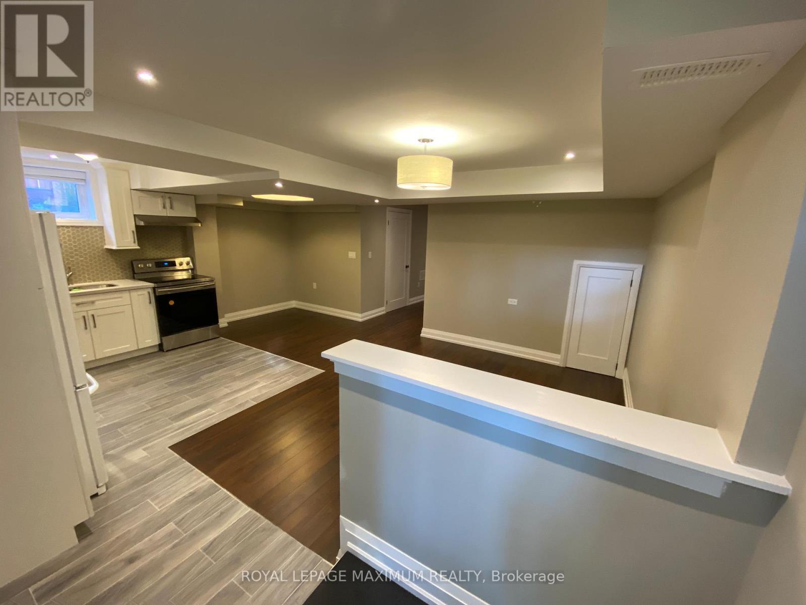 












BASEMENT - 84 ENFIELD AVENUE

,
Toronto,




Ontario
M8W1T9

