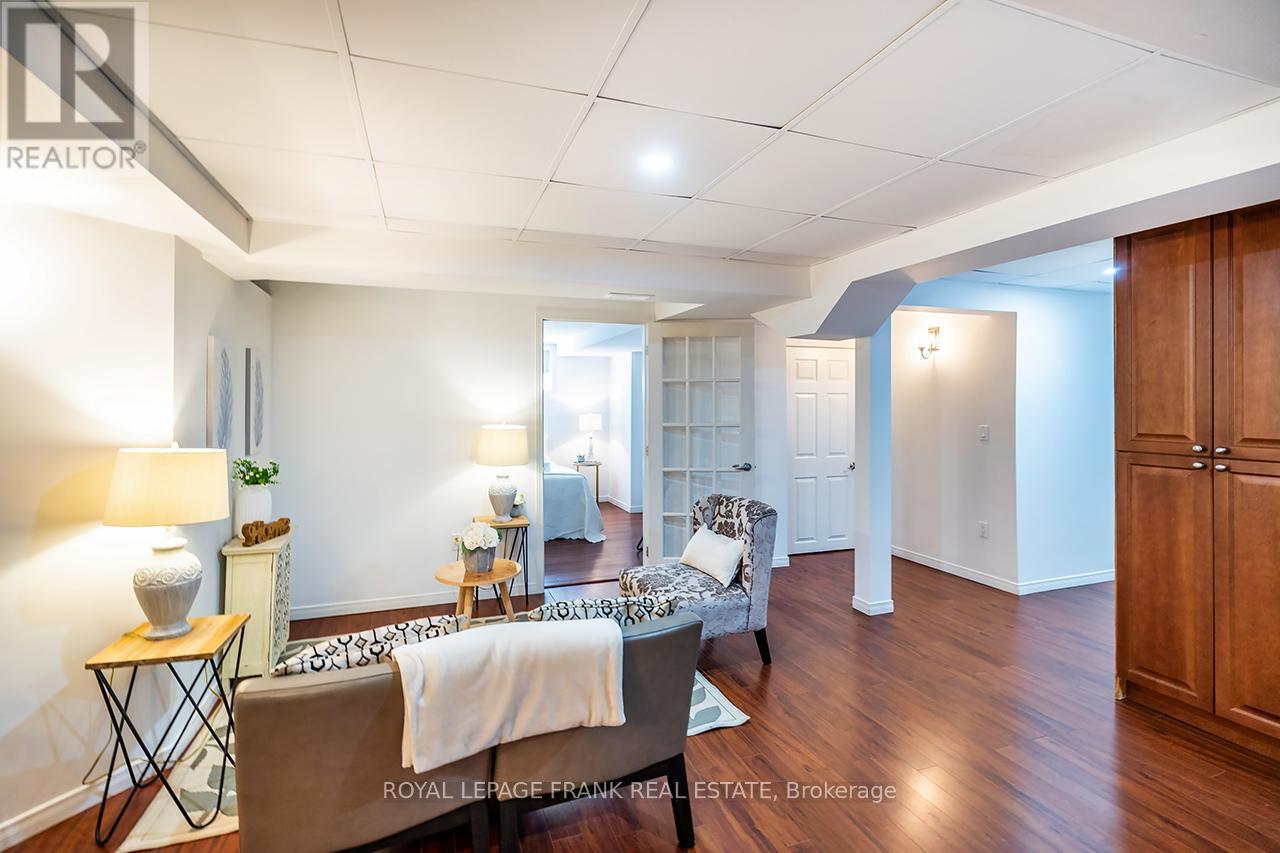 












1533 CLEARBROOK DRIVE

,
Oshawa (Taunton),




Ontario
L1K2P6


