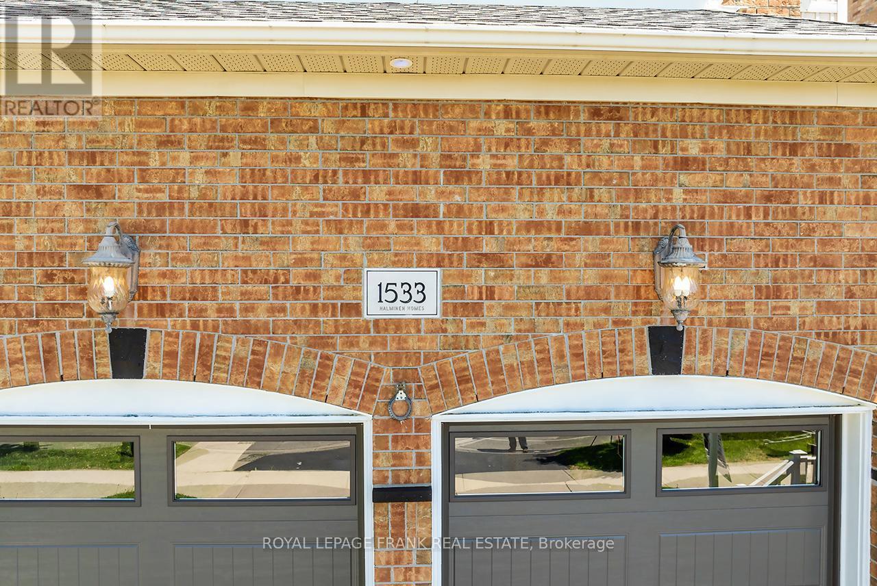 












1533 CLEARBROOK DRIVE

,
Oshawa (Taunton),




Ontario
L1K2P6

