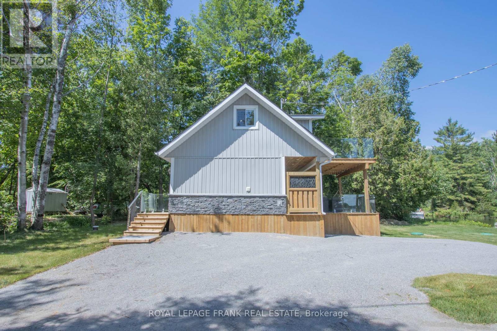 












71 FALLS BAY ROAD

,
Kawartha Lakes (Bobcaygeon),




Ontario
K0M1A0

