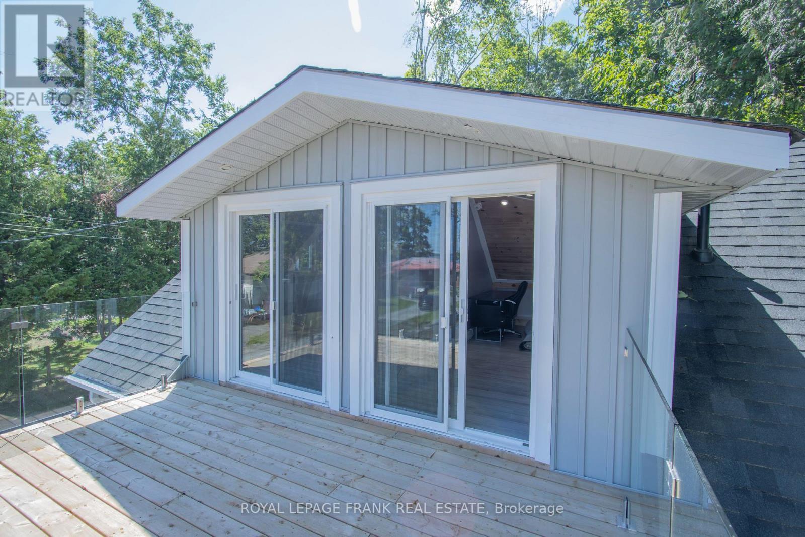 












71 FALLS BAY ROAD

,
Kawartha Lakes (Bobcaygeon),




Ontario
K0M1A0

