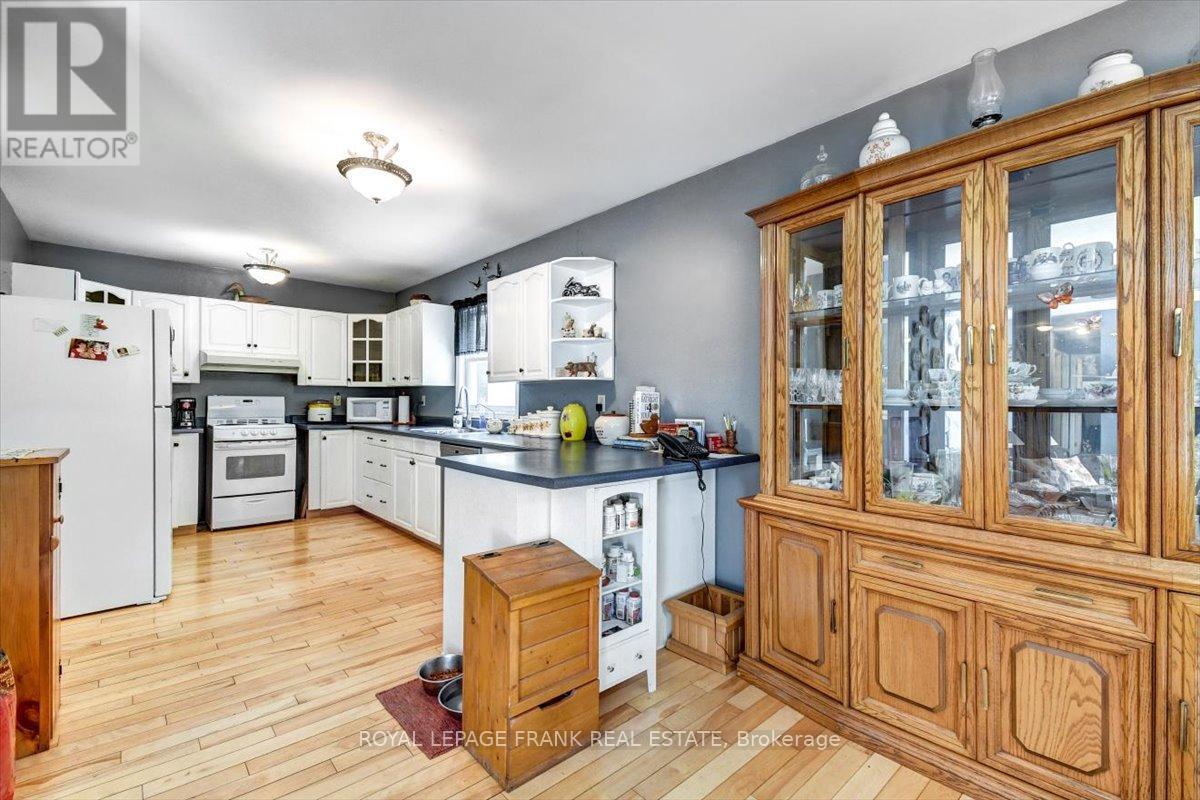 












6317 STIRLING MARMORA ROAD

,
Marmora and Lake (Marmora Ward),




Ontario
K0K2M0


