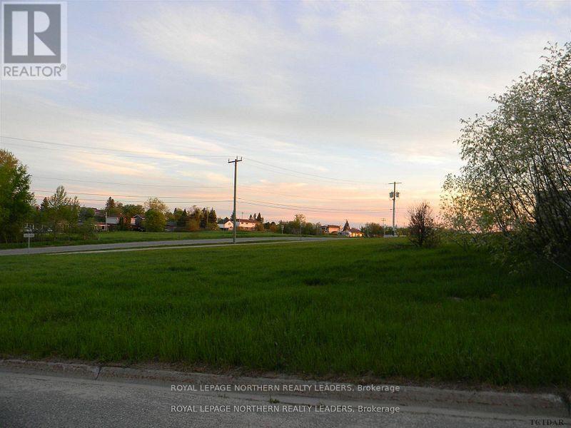 












LOT 15 CAMERON N

,
Timmins (TM - TNW - Algonquin to Jubilee),







Ontario
P4N5B7

