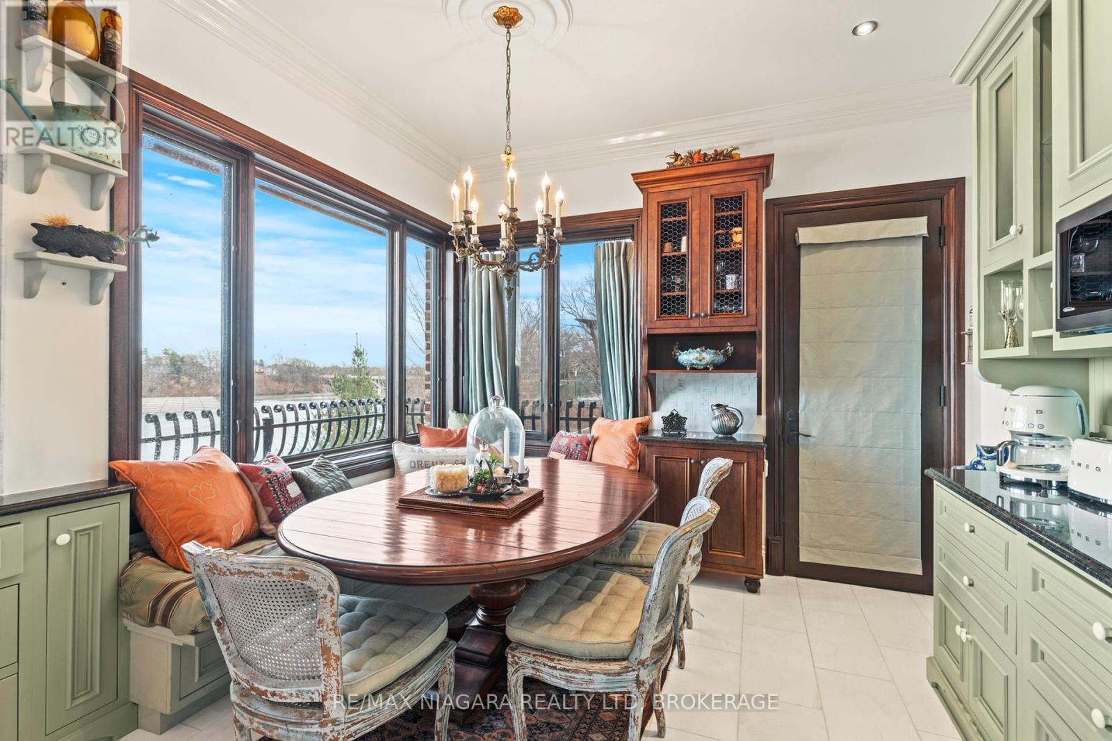 












358C MARTINDALE ROAD

,
St. Catharines (Martindale Pond),




Ontario
L2R6P9

