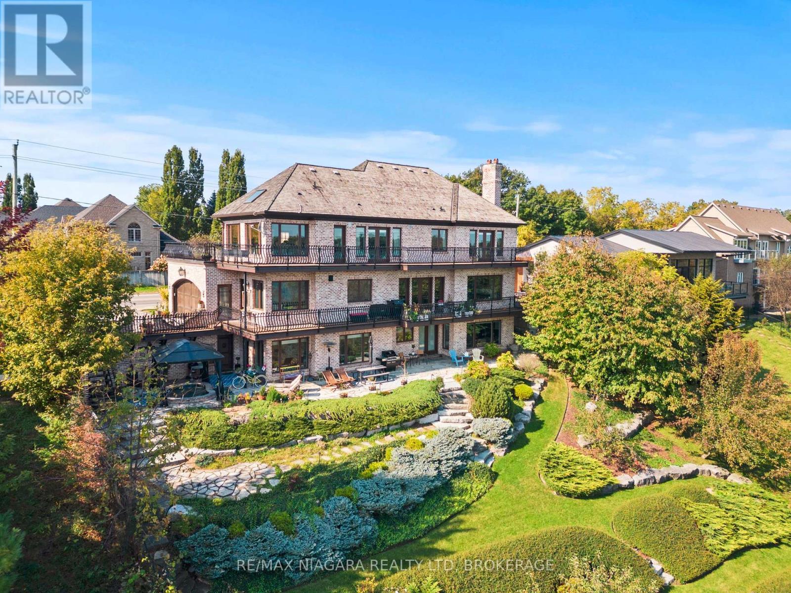 












358C MARTINDALE ROAD

,
St. Catharines (Martindale Pond),




Ontario
L2R6P9

