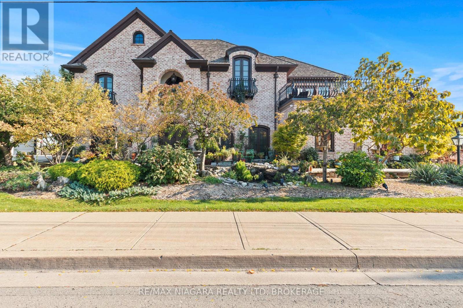 












358C MARTINDALE ROAD

,
St. Catharines (Martindale Pond),




Ontario
L2R6P9

