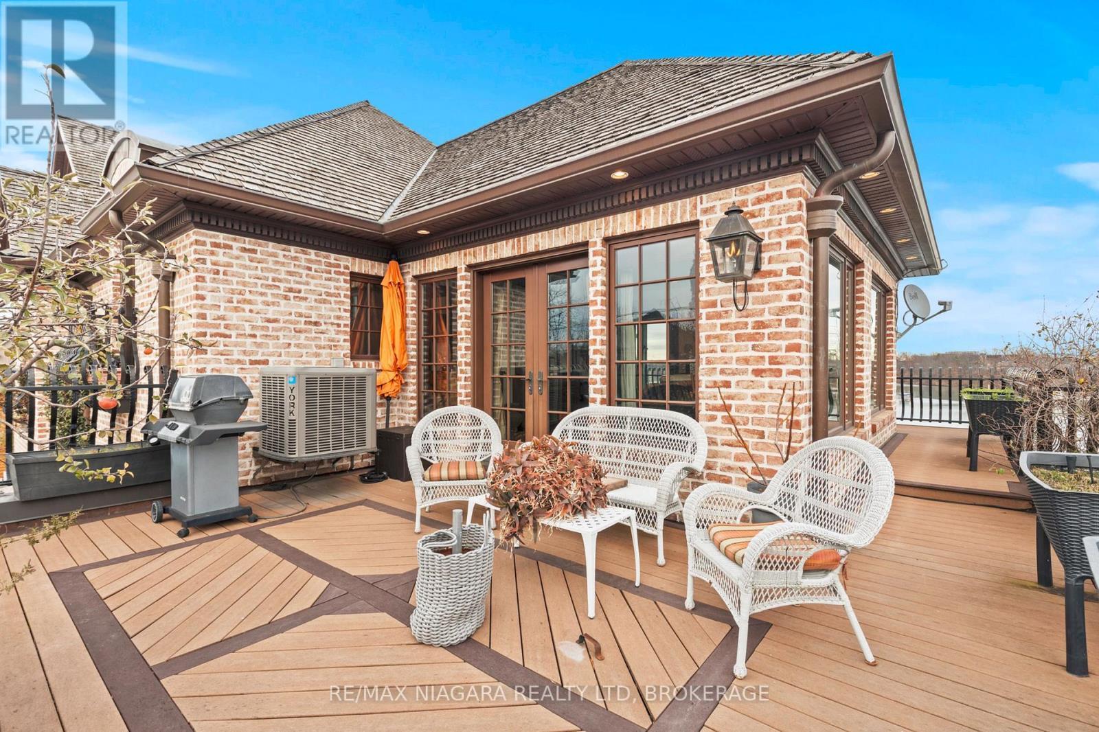 












358C MARTINDALE ROAD

,
St. Catharines (Martindale Pond),




Ontario
L2R6P9

