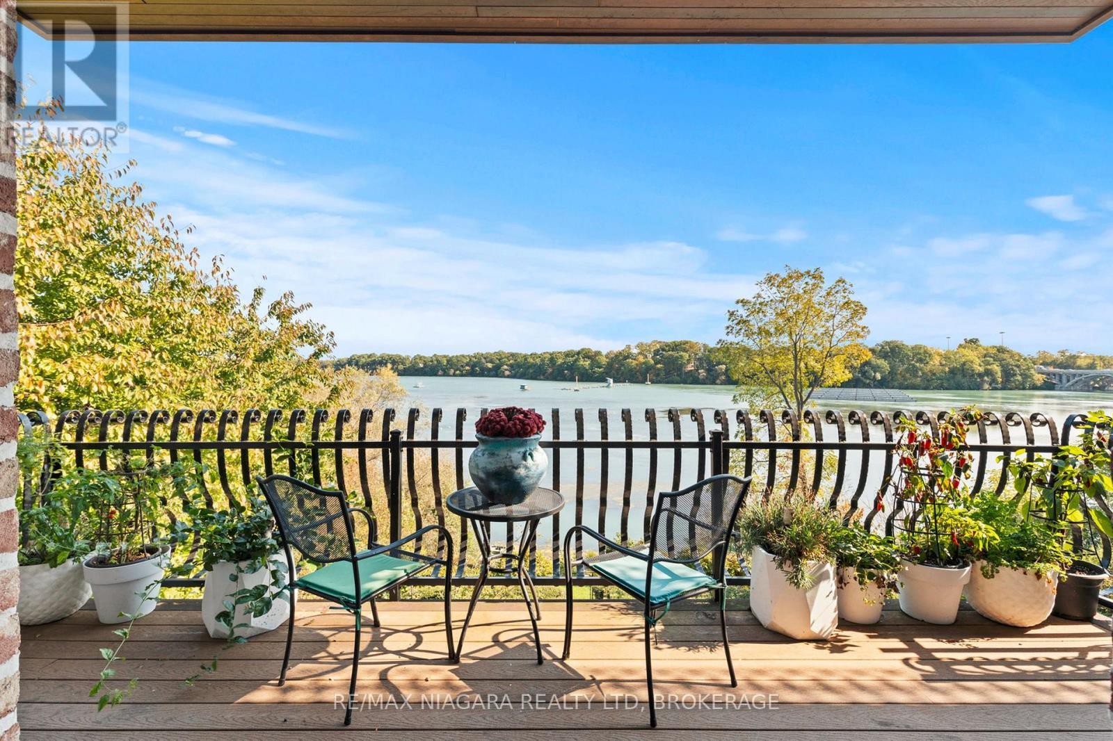 












358C MARTINDALE ROAD

,
St. Catharines (Martindale Pond),




Ontario
L2R6P9

