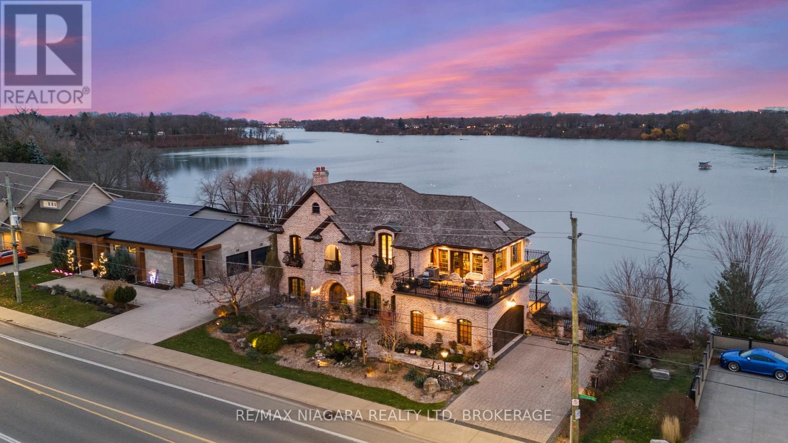 












358C MARTINDALE ROAD

,
St. Catharines (Martindale Pond),




Ontario
L2R6P9

