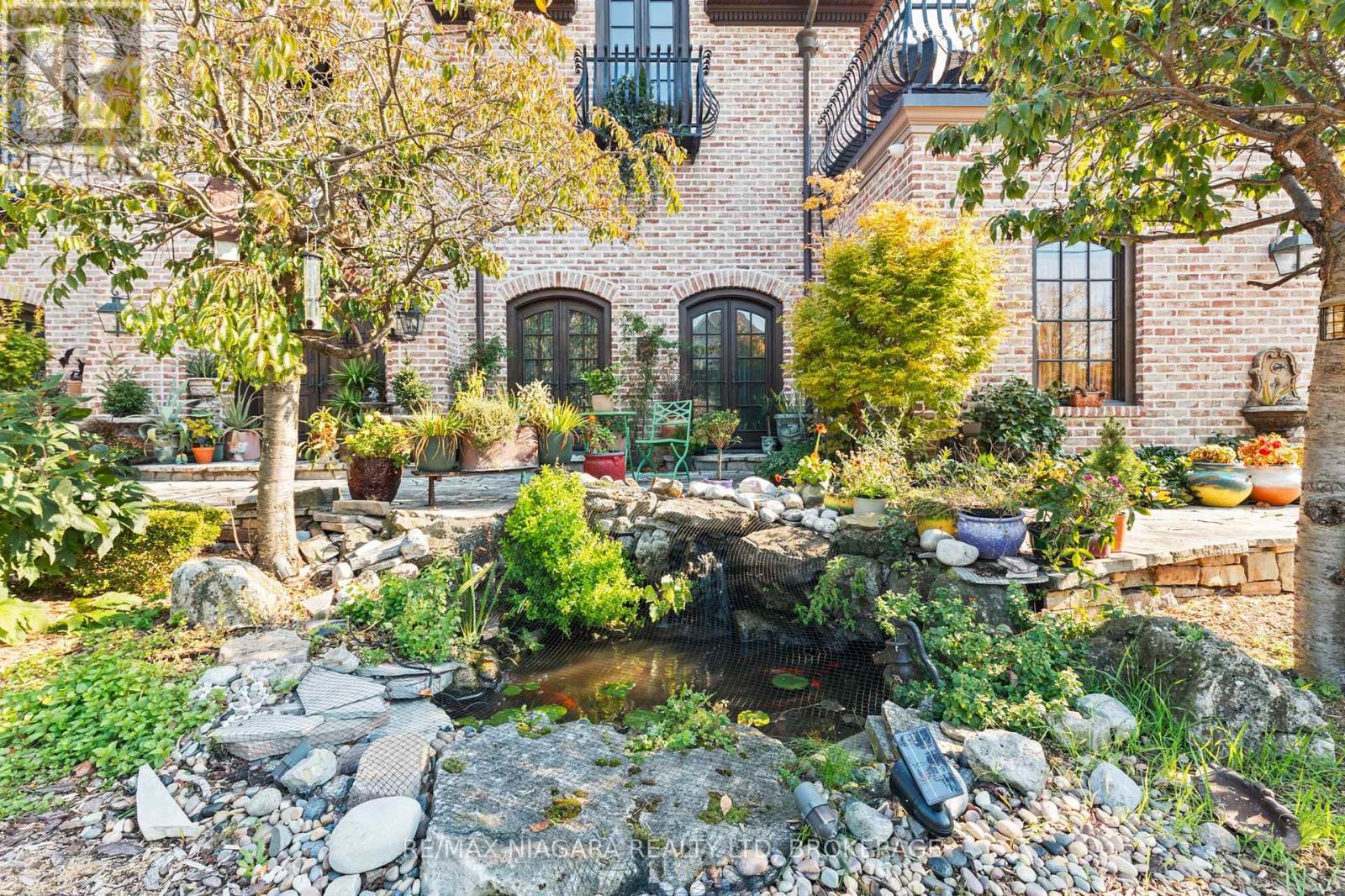 












358C MARTINDALE ROAD

,
St. Catharines (Martindale Pond),




Ontario
L2R6P9

