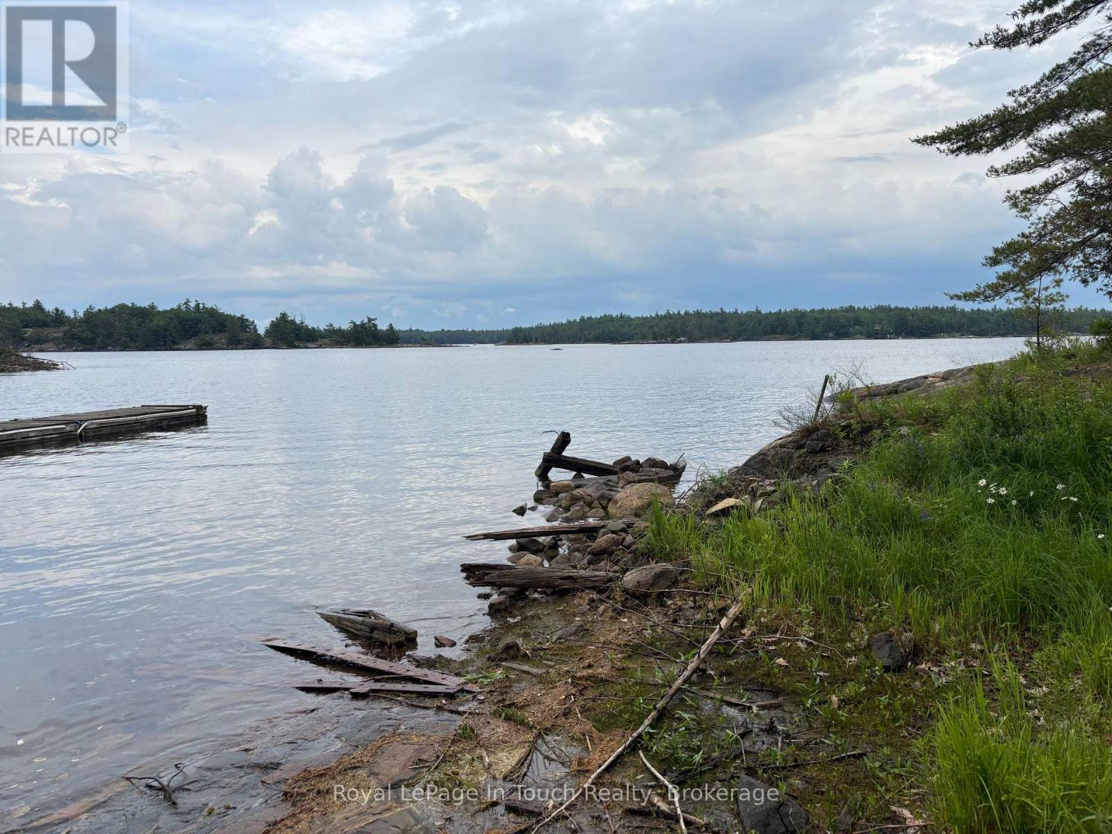 












B415 LOT17 BERNYK ISLAND

,
The Archipelago (Archipelago),







Ontario
P0J2T0

