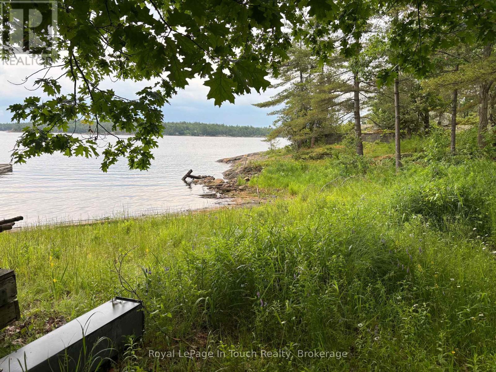 












B415 LOT17 BERNYK ISLAND

,
The Archipelago (Archipelago),







Ontario
P0J2T0

