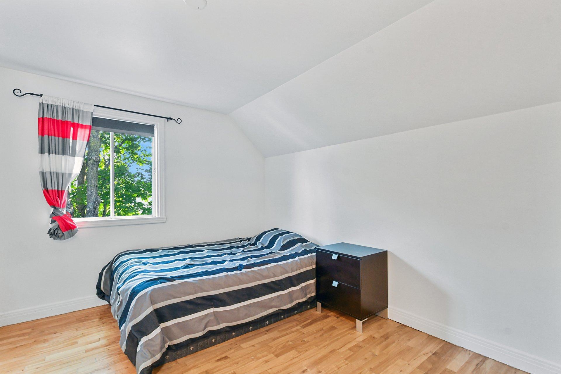 









17642


Rue Gravel

,
Mirabel,




QC
J7J1J4

